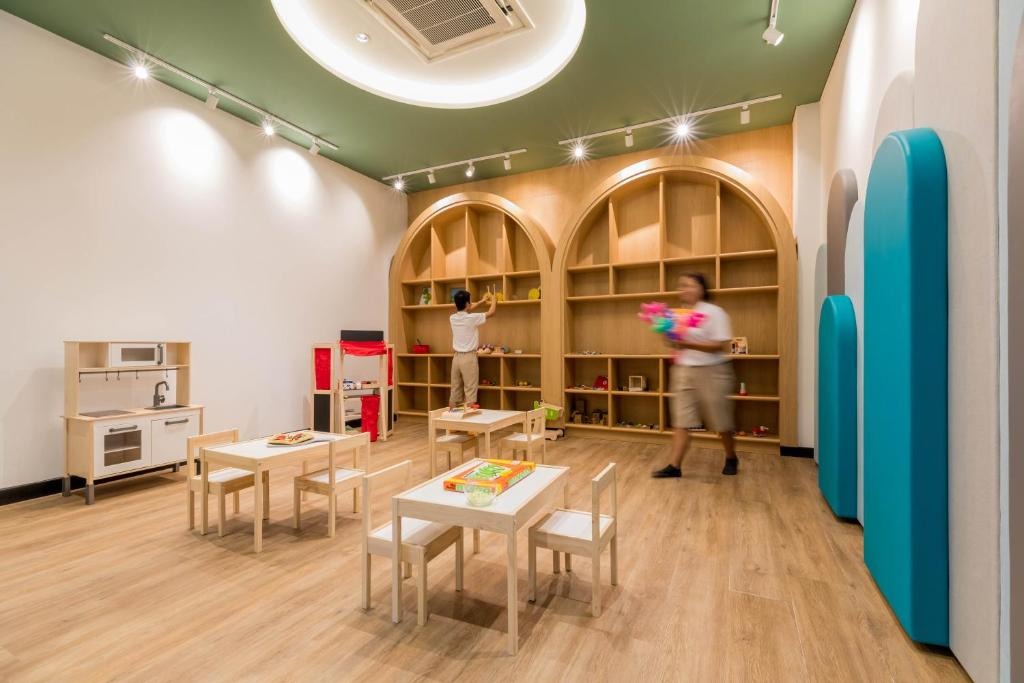 هتل اوتریگر کوه بیچ ریزورت سامویی